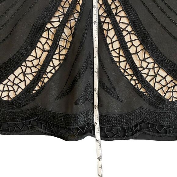 Tahari Arthur S Levins Luxe petite size 6P black with tan under lay lace trim - Picture 8 of 9